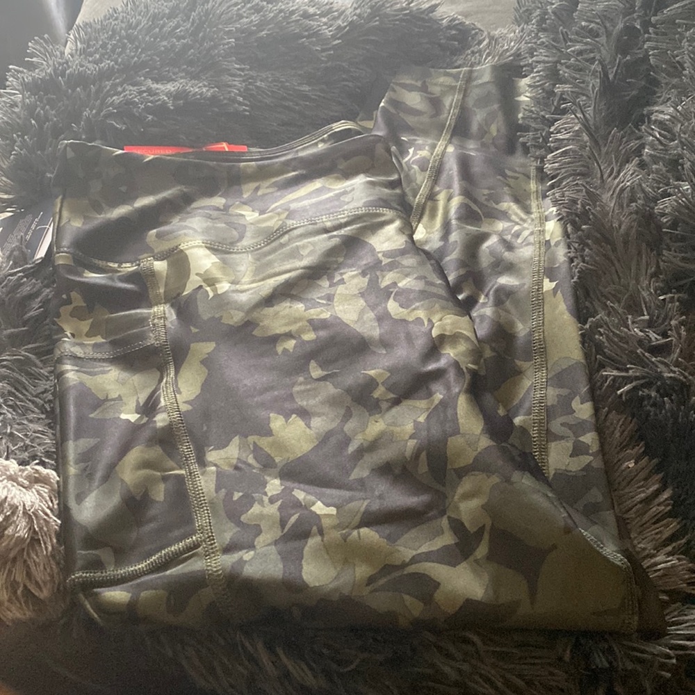 MARIKA LEGGINGS ANKLE 25” NEW WITH TAGS GREEN/LITE GREEN/BLACK CAMO